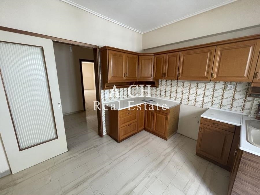 (For Sale) Residential Floor Apartment || Piraias/Piraeus - 110 Sq.m, 3 Bedrooms, 230.000€ 